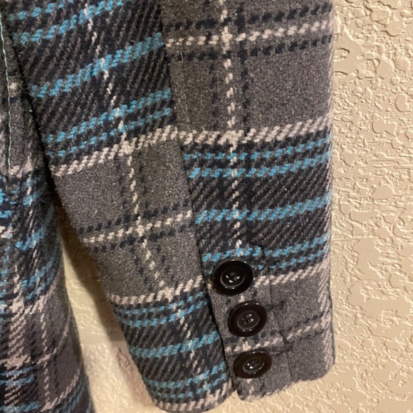 Blue and Gray plaid coat - Picture 7 of 11